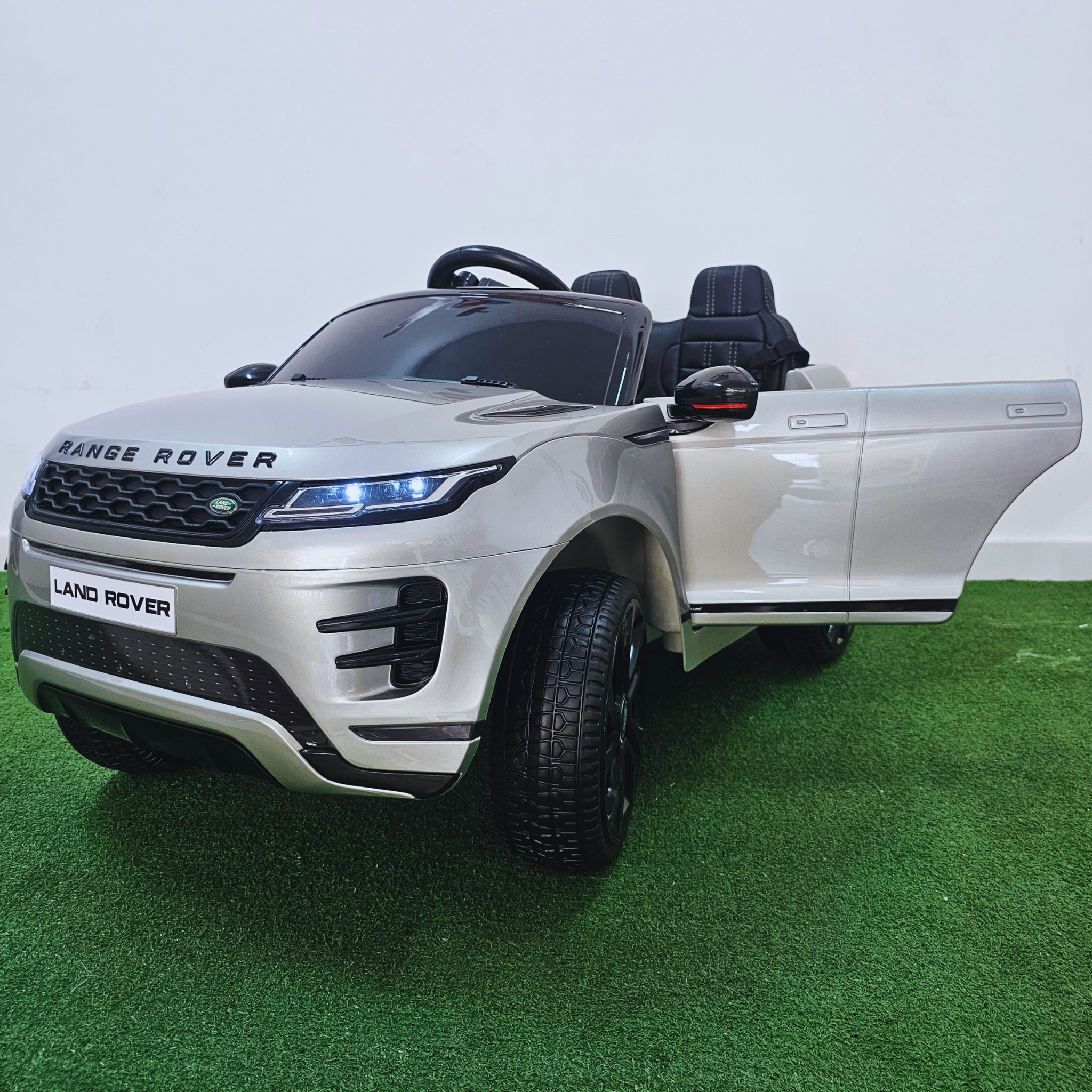 Coche Eléctrico para Niños RANGE ROVER EVOQUE 12v Gris Metalizado c/ RUEDAS DE GOMA & ASIENTO DE PIEL