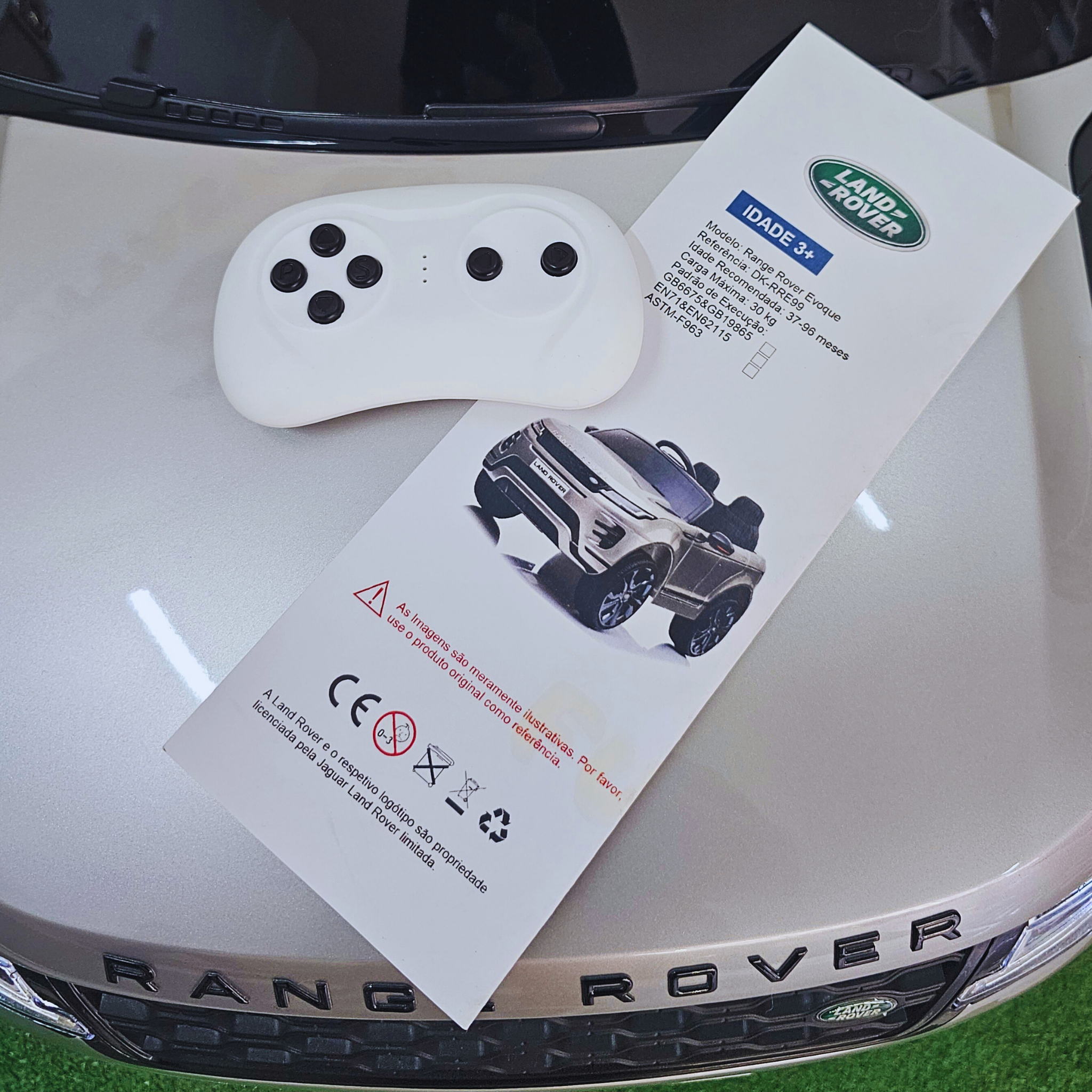 Coche Eléctrico para Niños RANGE ROVER EVOQUE 12v Gris Metalizado c/ RUEDAS DE GOMA & ASIENTO DE PIEL