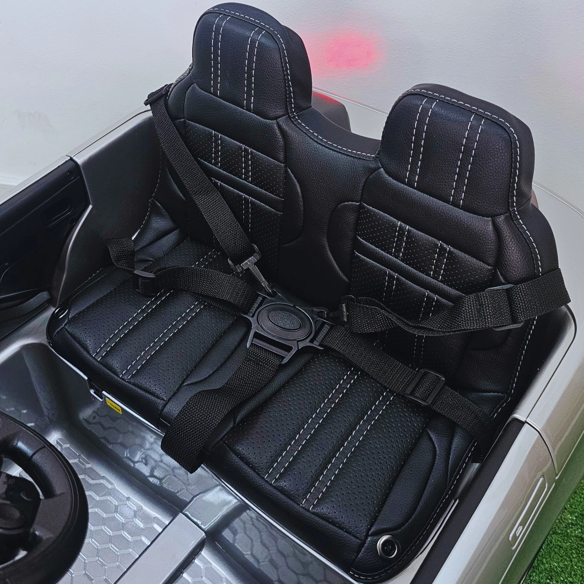 Coche Eléctrico para Niños RANGE ROVER EVOQUE 12v Gris Metalizado c/ RUEDAS DE GOMA & ASIENTO DE PIEL