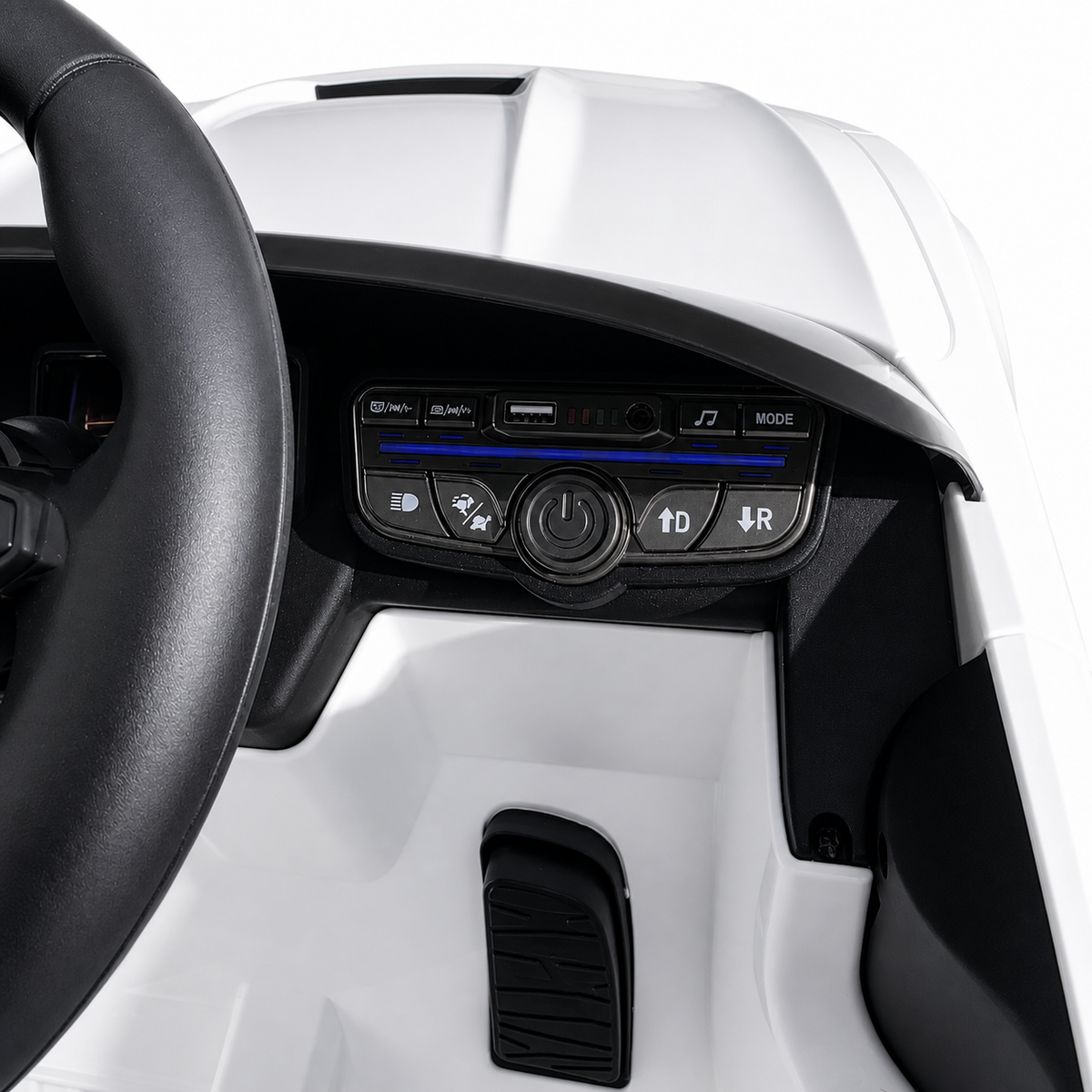 Coche eléctrico infantil Mercedes CLE53 blanco de 12V con ruedas de goma y asiento de piel
