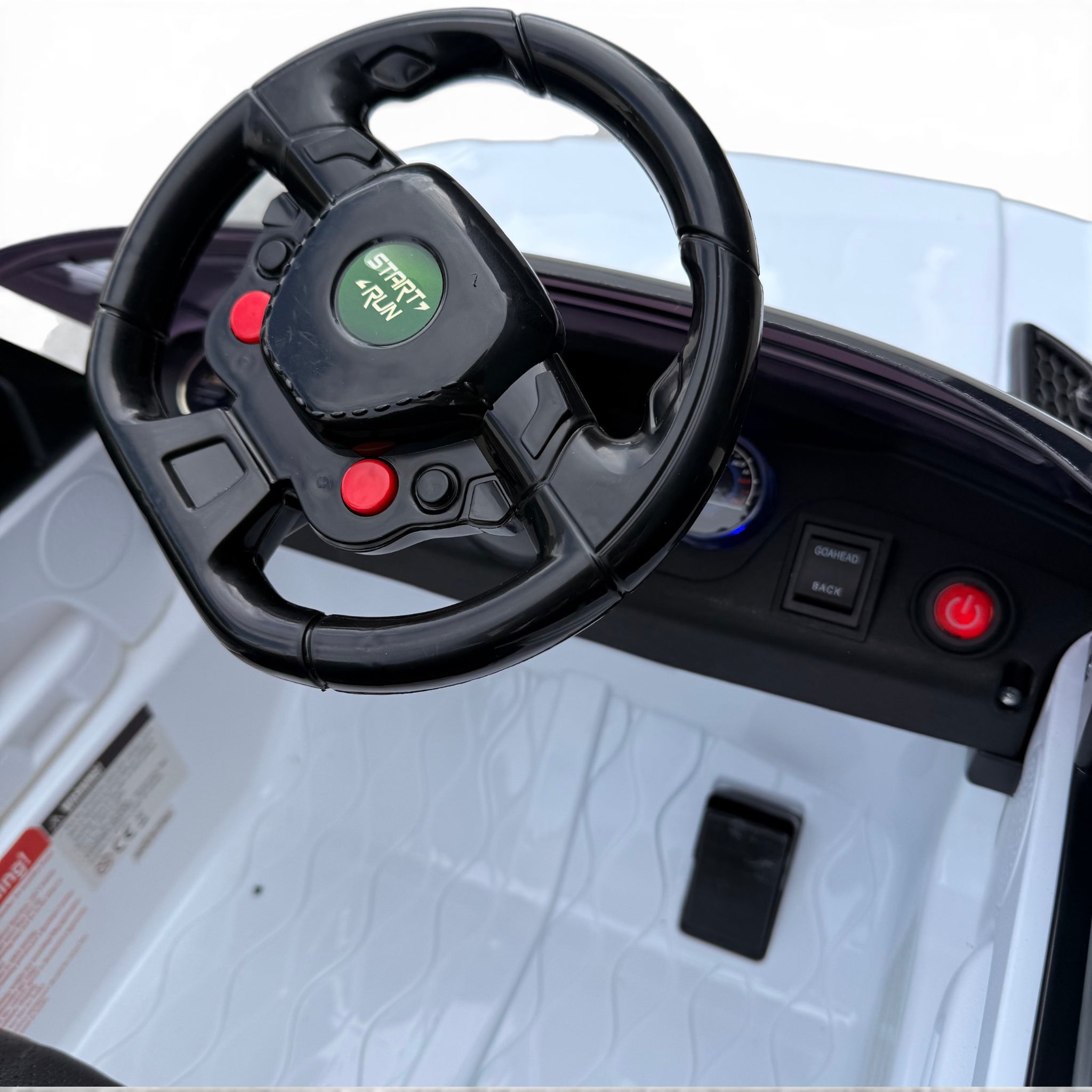 Carro Elétrico para Criança Rover Style 12v Branco c/ RODAS DE BORRACHA & ASSENTO EM PELE