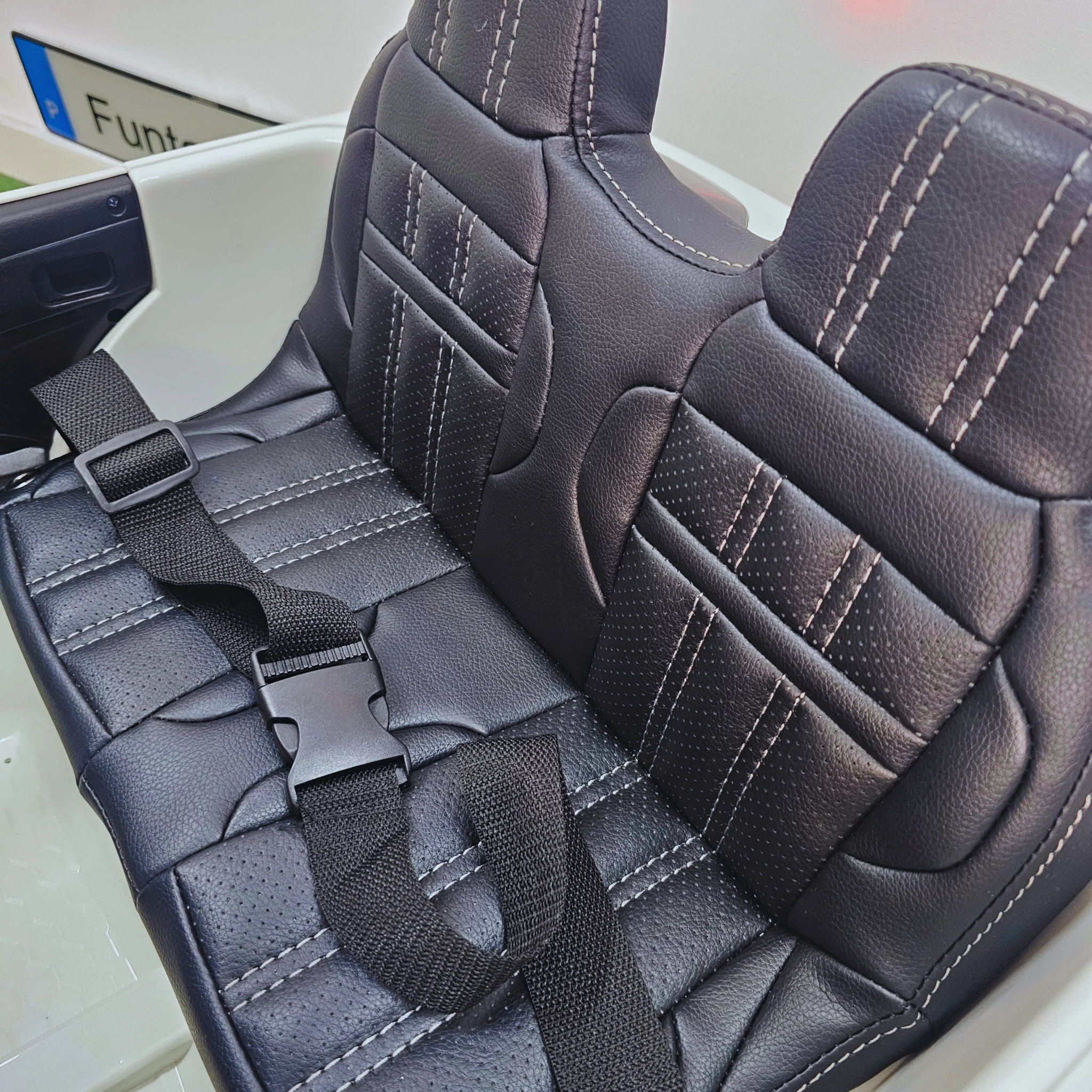 Coche Eléctrico para Niños RANGE ROVER EVOQUE 12v Blanco c/ RUEDAS DE GOMA & ASIENTO DE PIEL