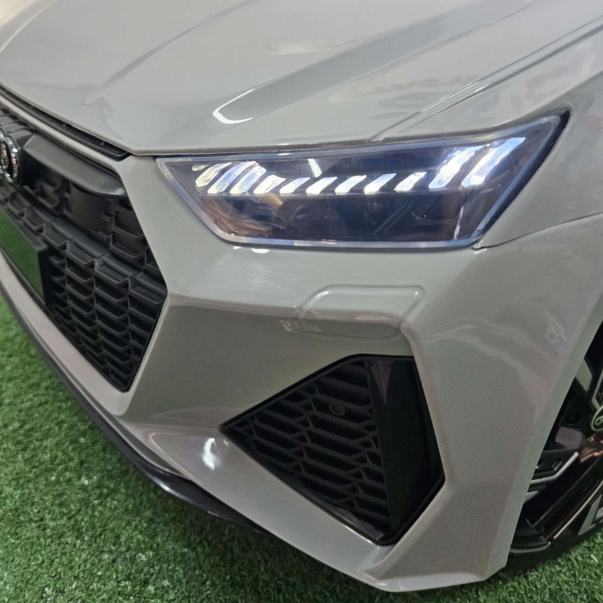 Coche Eléctrico para Niños AUDI RS6 12v Gris c/ RUEDAS DE GOMA & ASIENTO DE PIEL