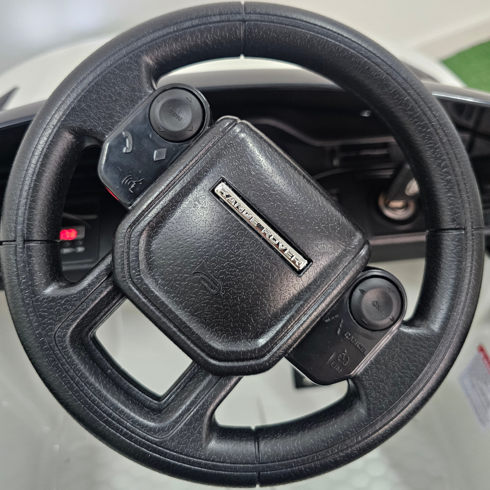 Coche Eléctrico para Niños RANGE ROVER EVOQUE 12v Blanco c/ RUEDAS DE GOMA & ASIENTO DE PIEL