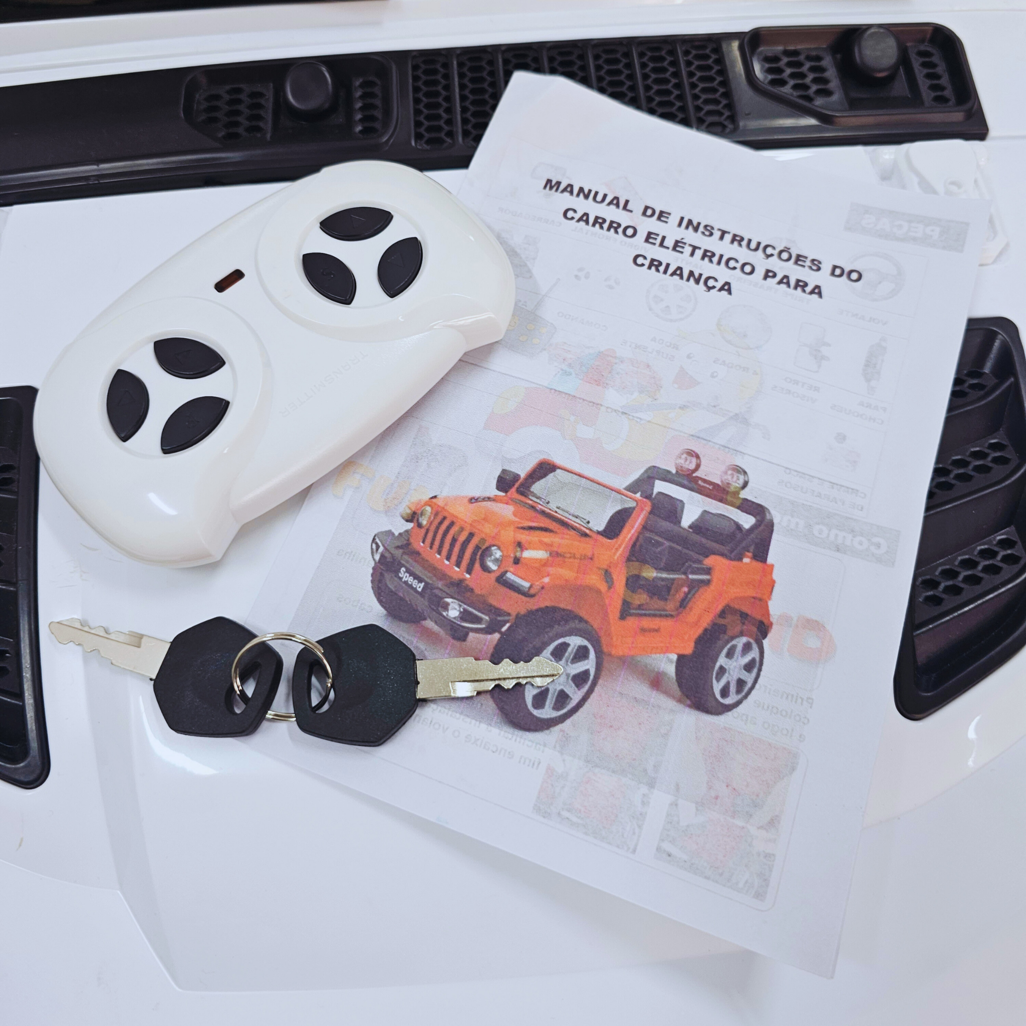 Jeep eléctrico para niños 12v con ruedas de goma y asientos de cuero