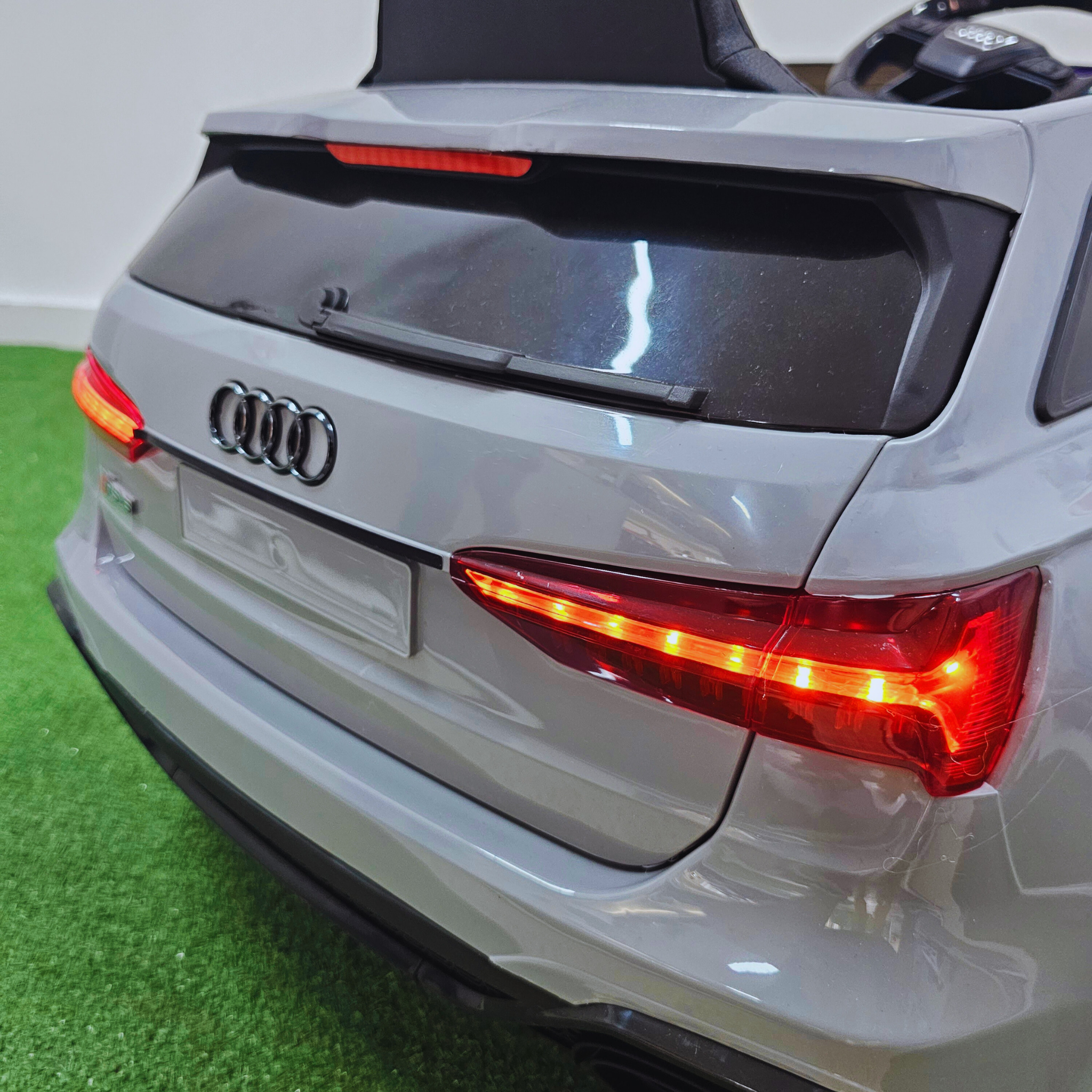 Coche Eléctrico para Niños AUDI RS6 12v Gris c/ RUEDAS DE GOMA & ASIENTO DE PIEL