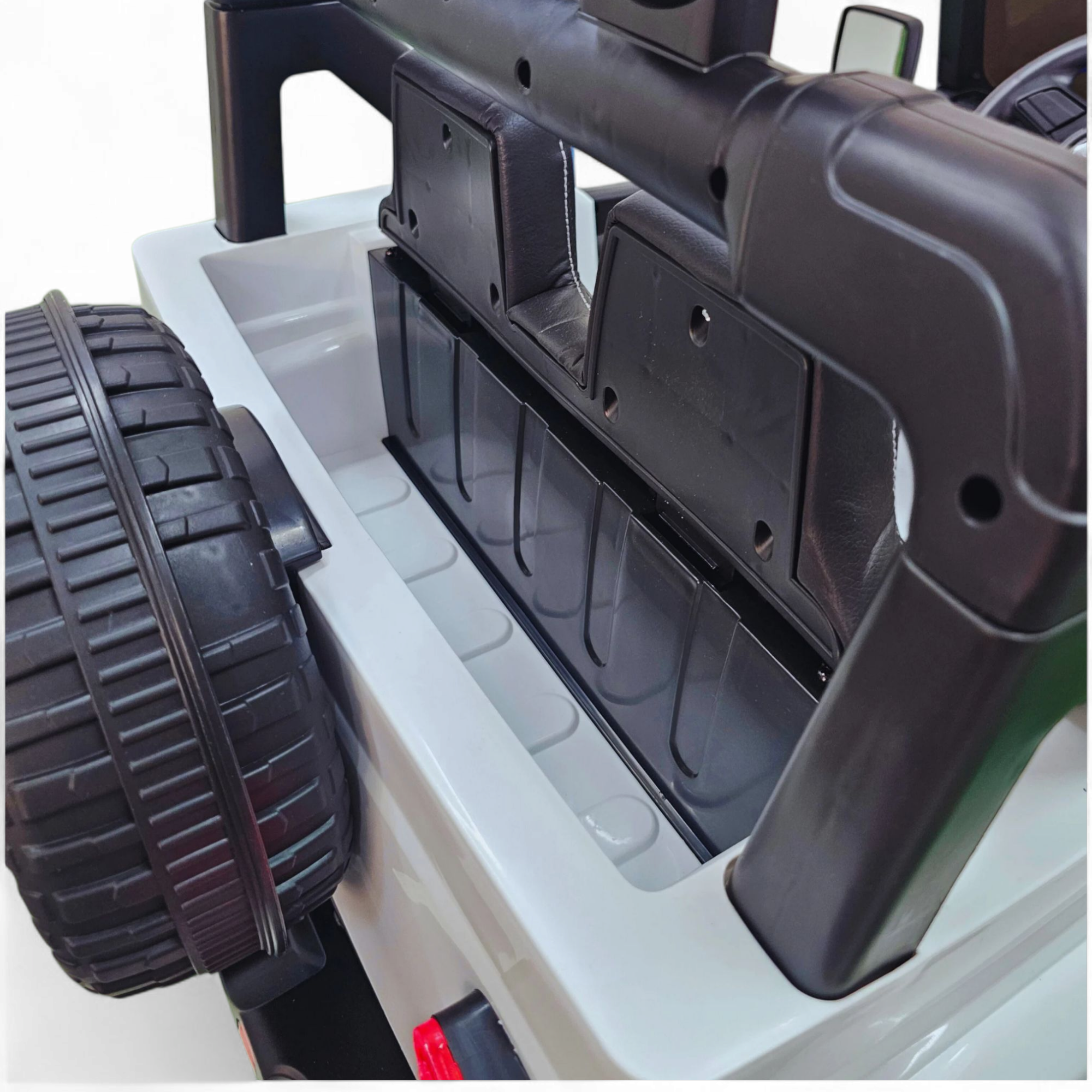 Jeep eléctrico para niños 12v con ruedas de goma y asientos de cuero